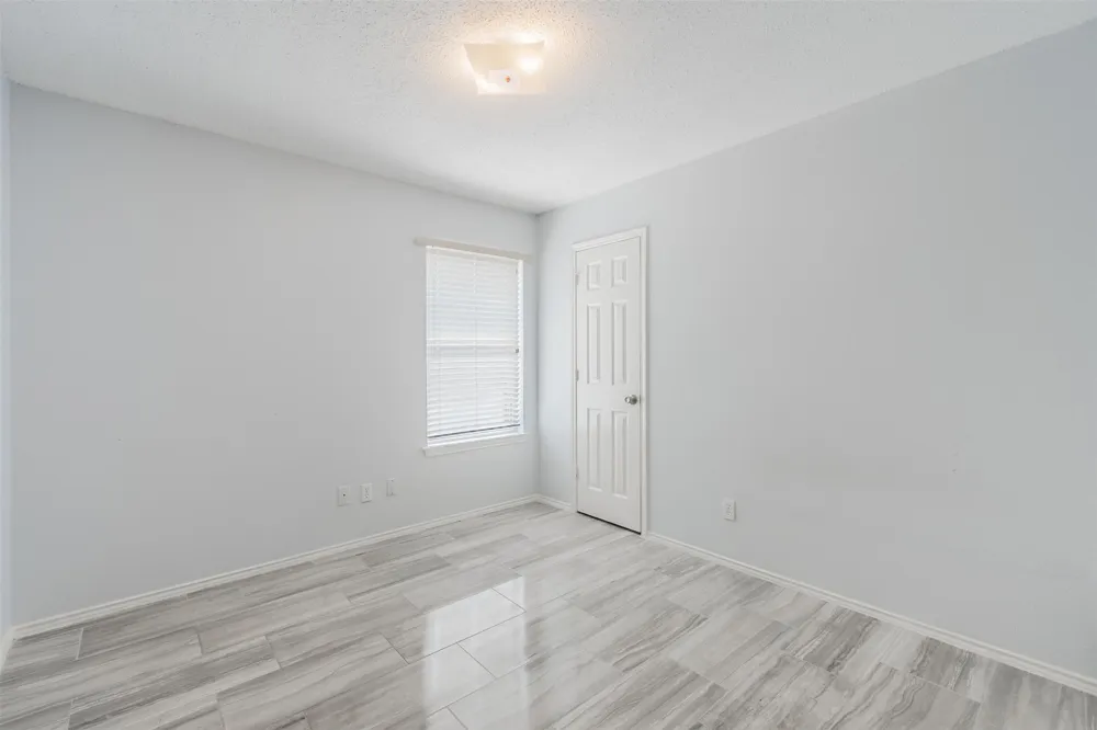 2709 Brittany Drive Euless, TX 76039