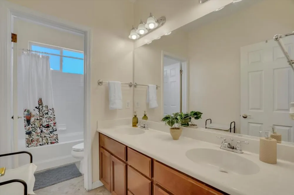 5704 Oakmont Drive Richmond, CA 94806