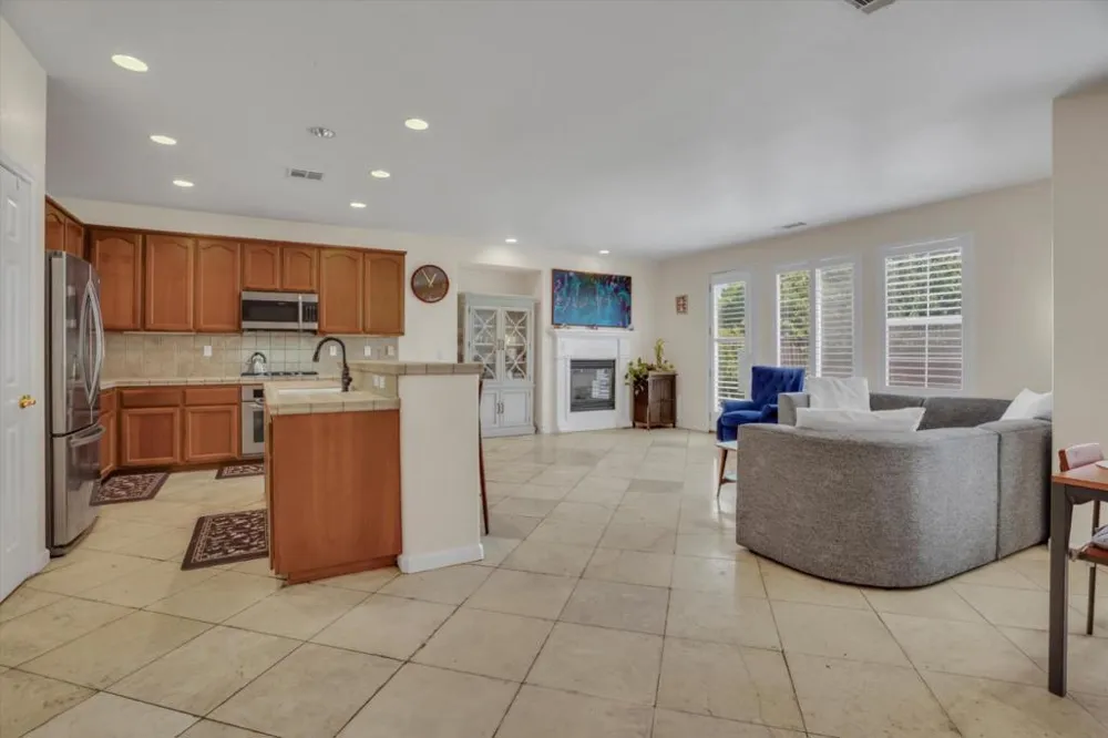 5704 Oakmont Drive Richmond, CA 94806