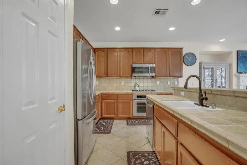 5704 Oakmont Drive Richmond, CA 94806