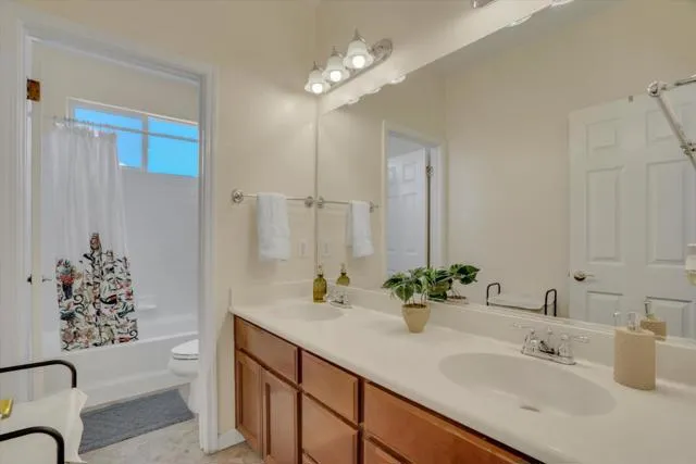 5704 Oakmont Drive Richmond, CA 94806