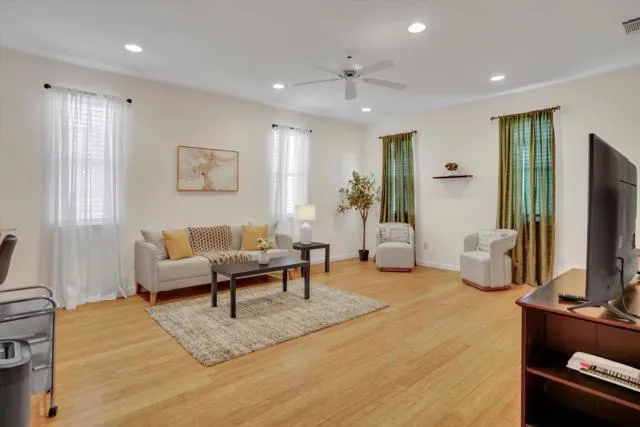 5704 Oakmont Drive Richmond, CA 94806