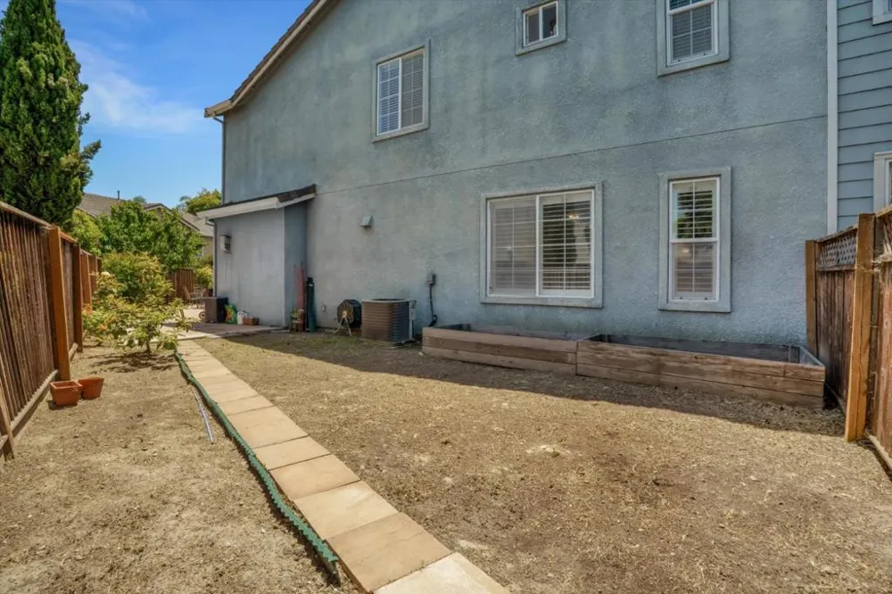 5704 Oakmont Drive Richmond, CA 94806