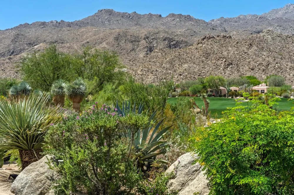 119 Tamit Place Palm Desert, CA 92260