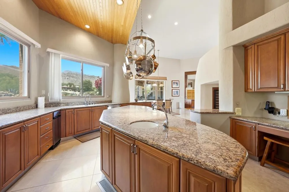 119 Tamit Place Palm Desert, CA 92260