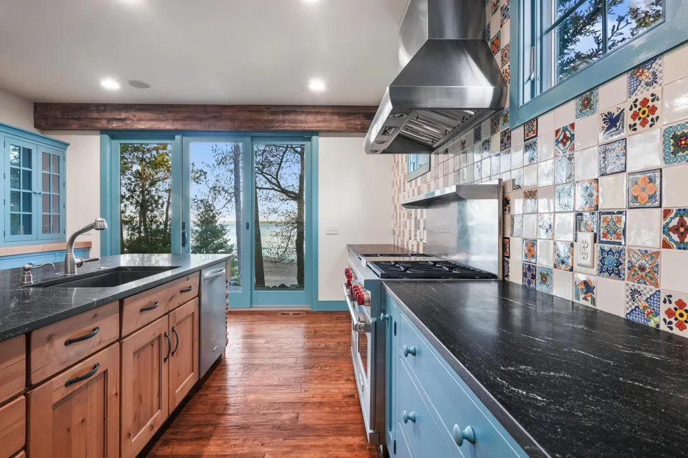 10249 Kay Ray Road Acme Township, MI 49690