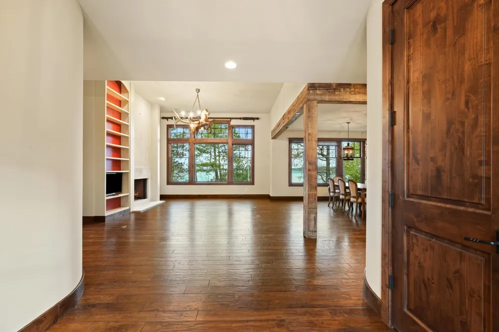 10249 Kay Ray Road Acme Township, MI 49690