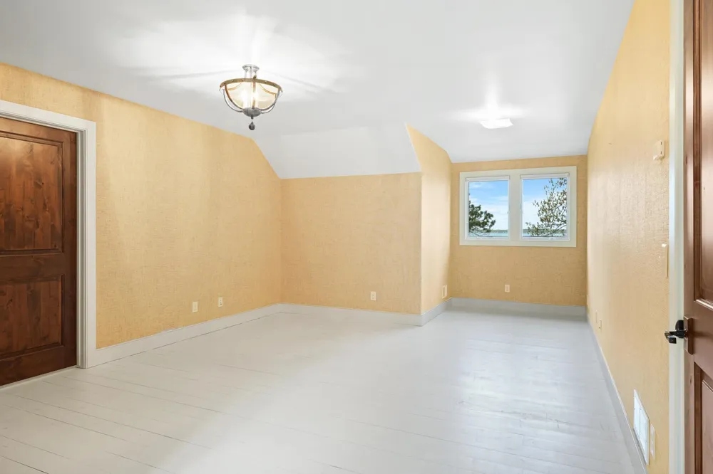 10249 Kay Ray Road Acme Township, MI 49690