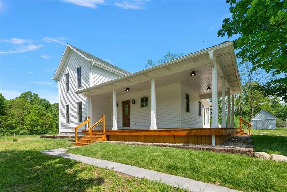 48882 8th Avenue Columbia Township, MI 49056
