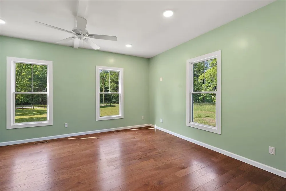 48882 8th Avenue Columbia Township, MI 49056