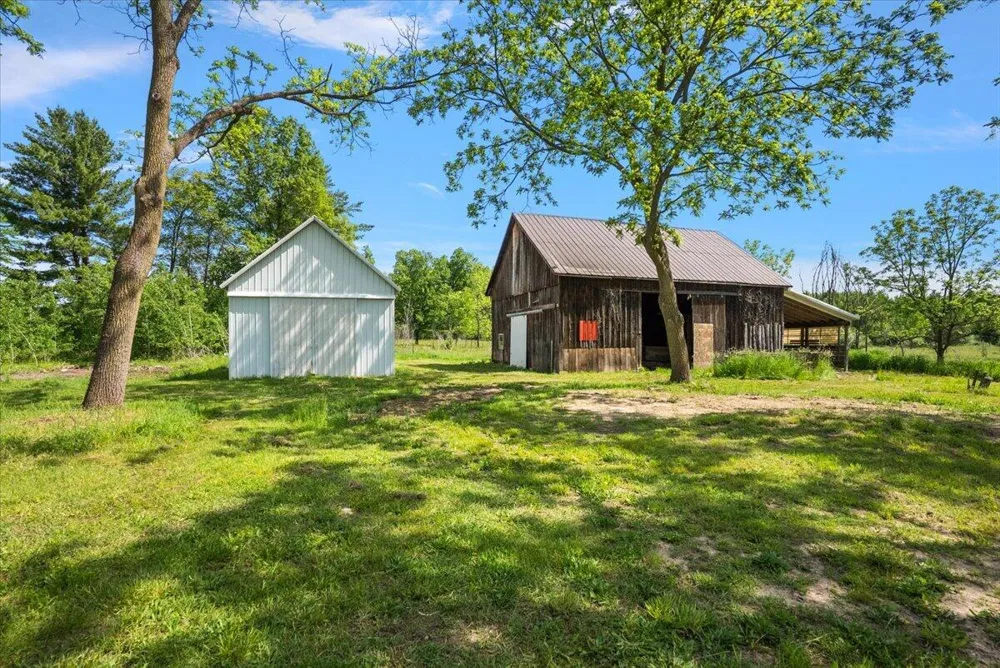 48882 8th Avenue Columbia Township, MI 49056