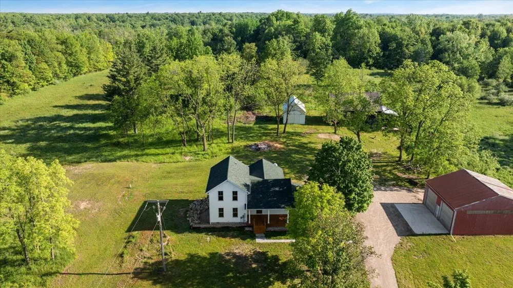48882 8th Avenue Columbia Township, MI 49056