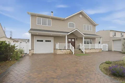 3563 Raven Street