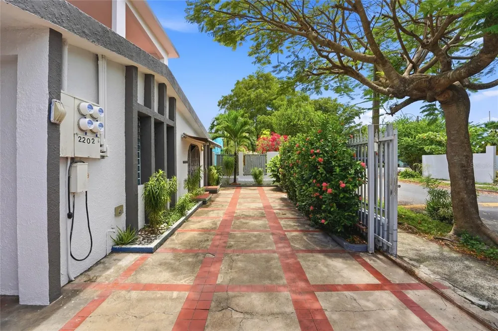 2202 GENERAL PATTON San Juan, PR 00913