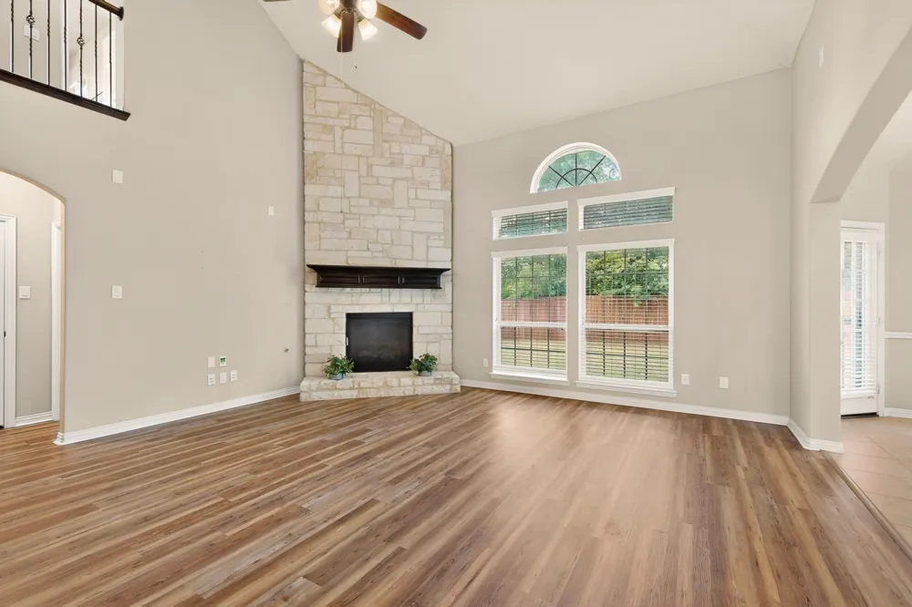 852 State Street DeSoto, TX 75115