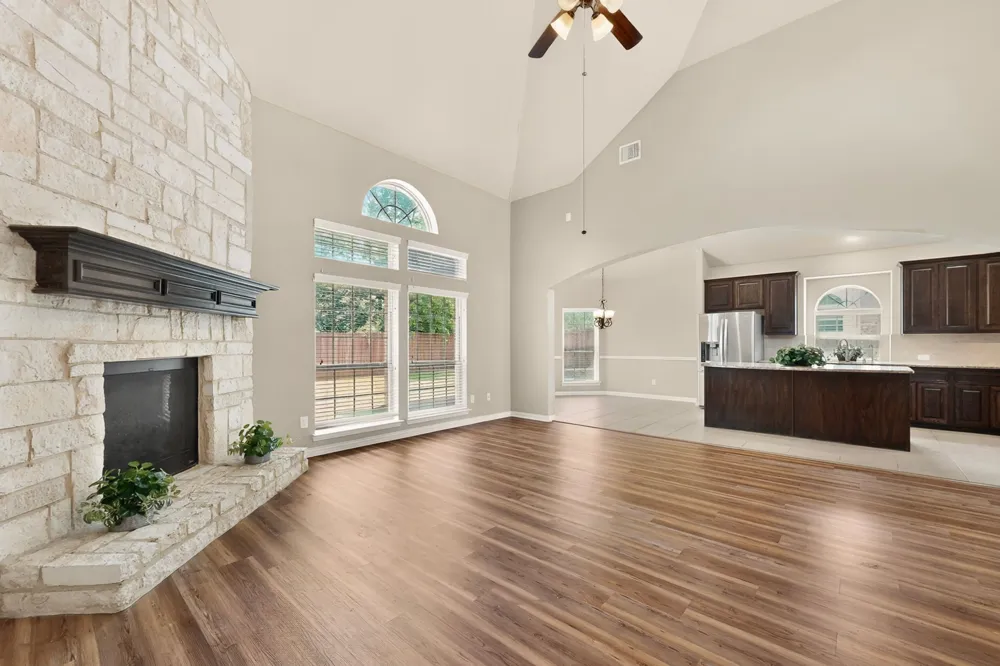 852 State Street DeSoto, TX 75115