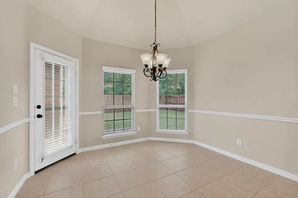 852 State Street DeSoto, TX 75115