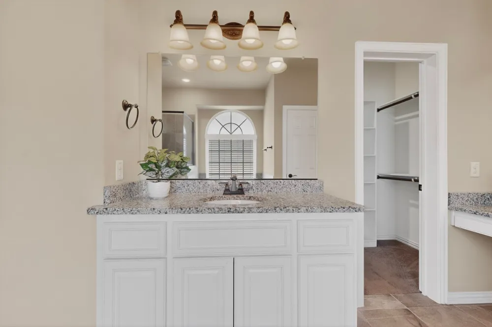 852 State Street DeSoto, TX 75115