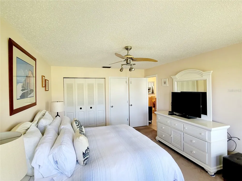 5147 WILLOW LINKS #18 Sarasota, FL 34235