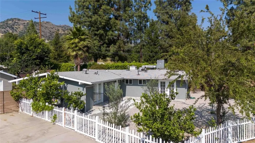 301 W Ashby Street Azusa, CA 91702