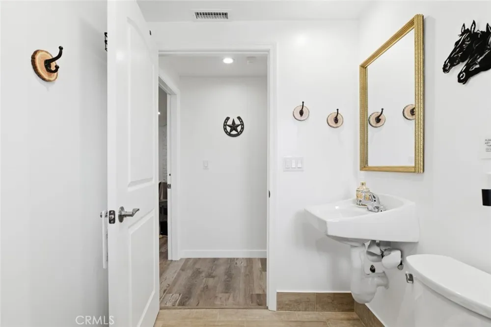 301 W Ashby Street Azusa, CA 91702