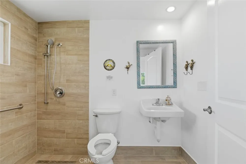 301 W Ashby Street Azusa, CA 91702