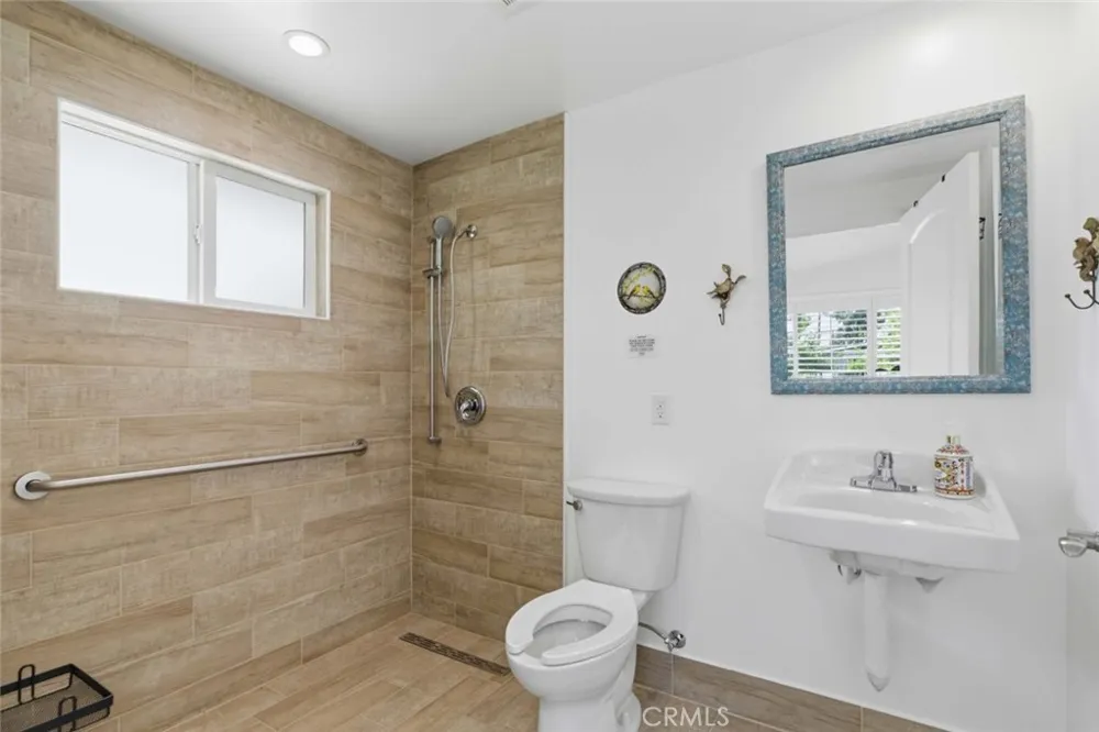 301 W Ashby Street Azusa, CA 91702