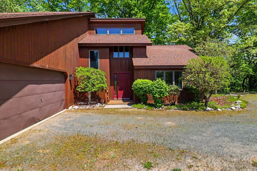 780 E Conrad Road Custer Township, MI 49454