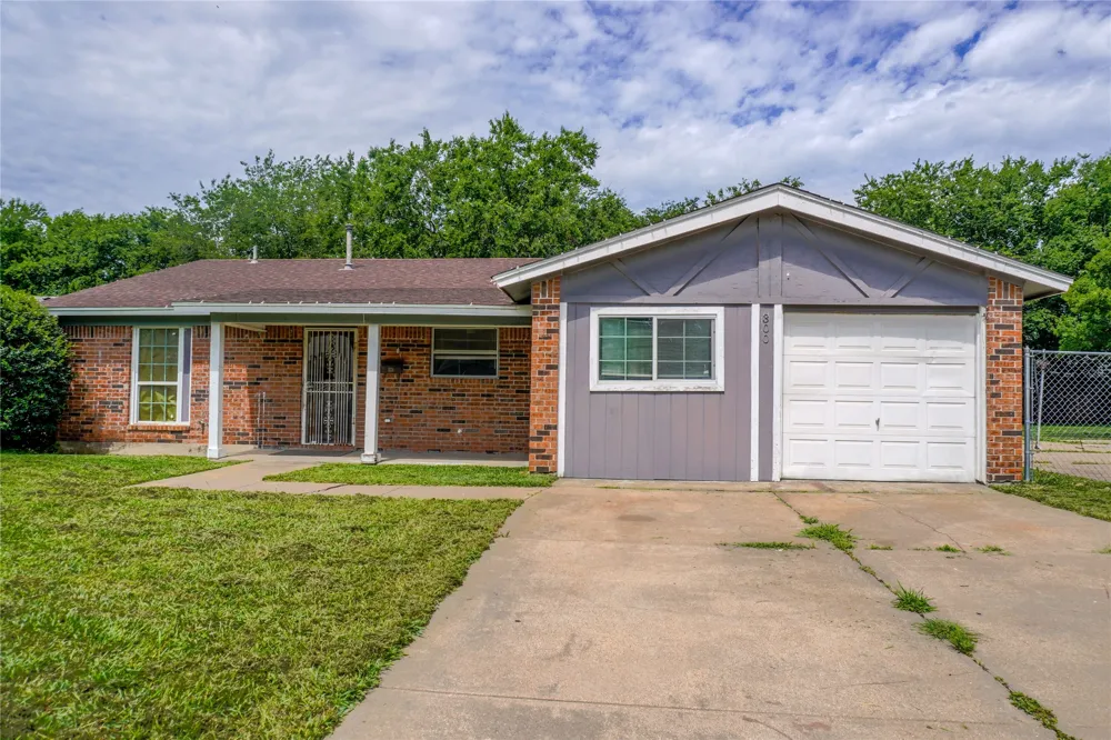 300 Coury Road Everman, TX 76140