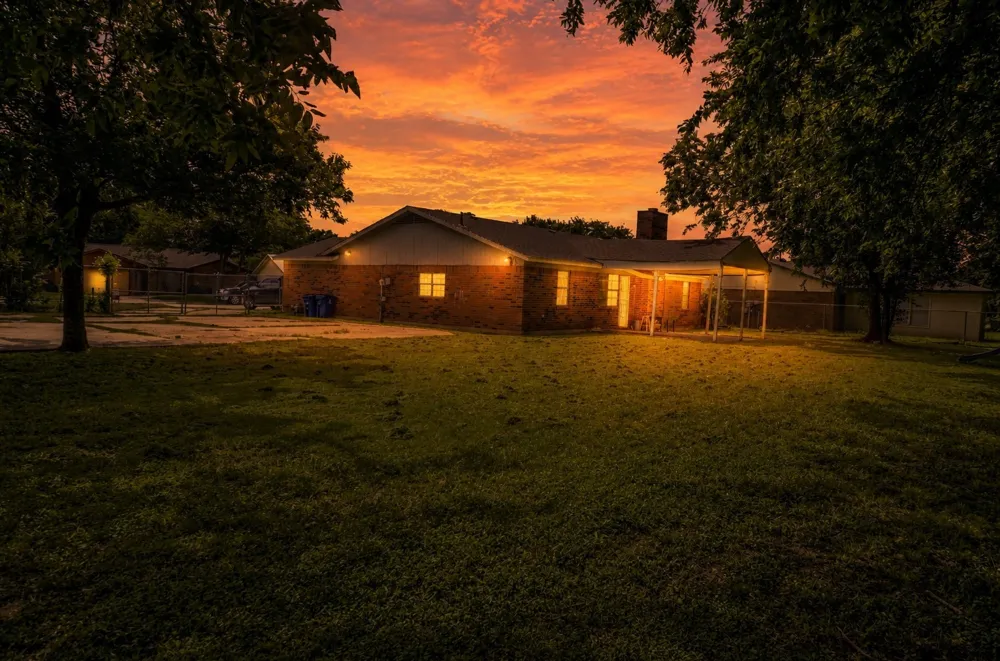 300 Coury Road Everman, TX 76140