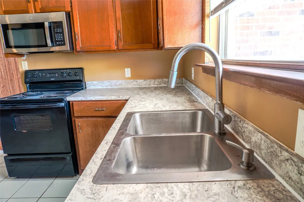 300 Coury Road Everman, TX 76140