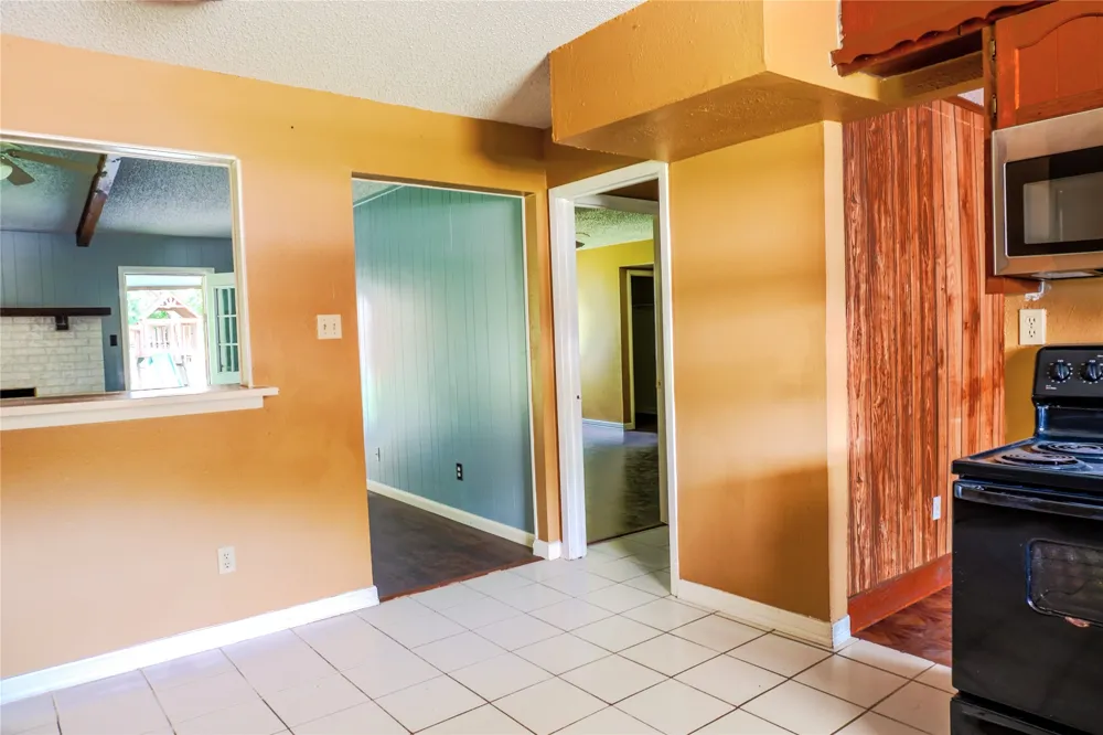 300 Coury Road Everman, TX 76140