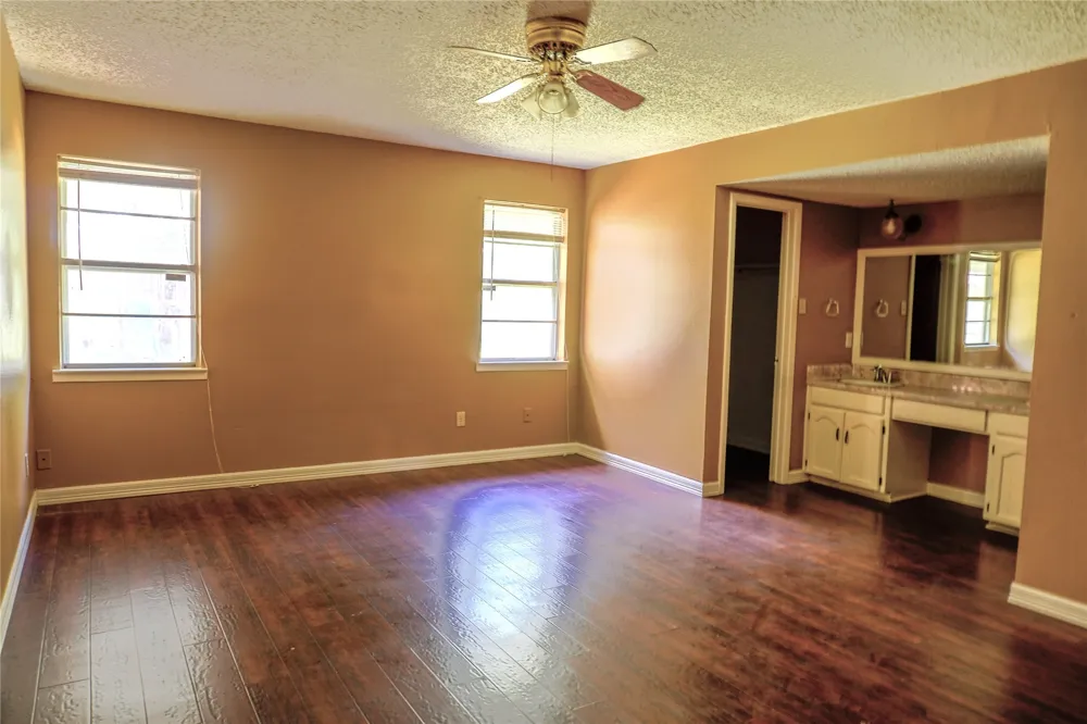 300 Coury Road Everman, TX 76140