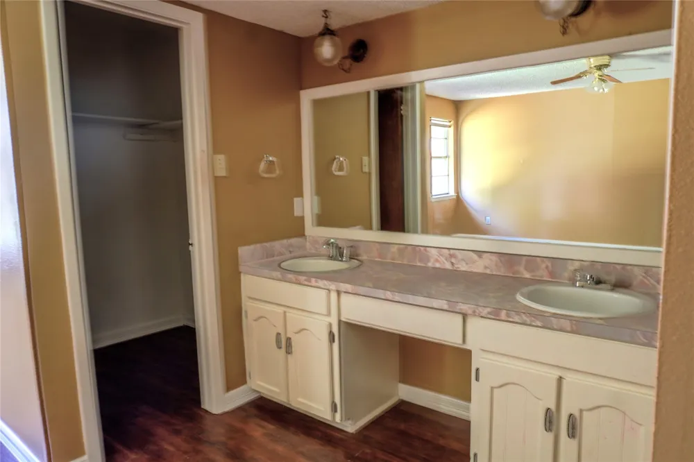 300 Coury Road Everman, TX 76140