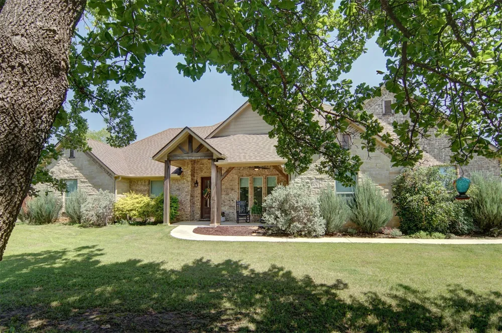 206 Oak Tree Court Poolville, TX 76487