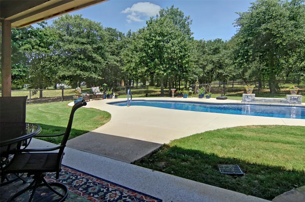 206 Oak Tree Court Poolville, TX 76487