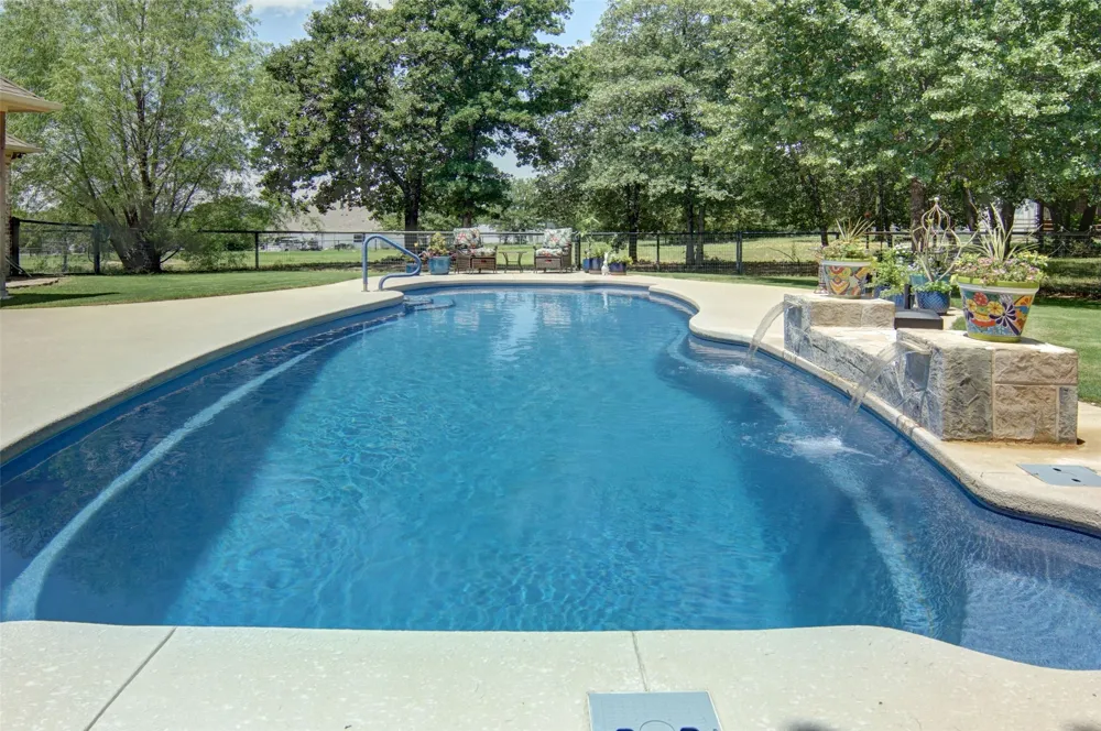 206 Oak Tree Court Poolville, TX 76487