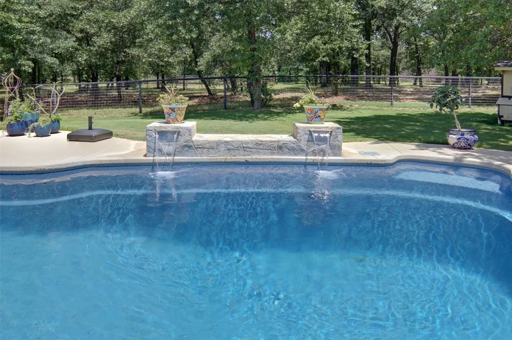 206 Oak Tree Court Poolville, TX 76487