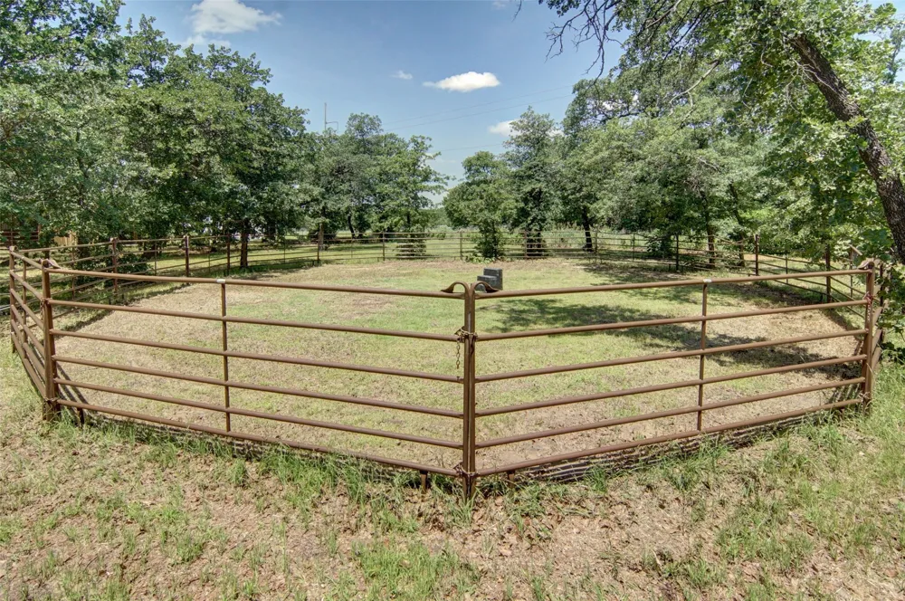 206 Oak Tree Court Poolville, TX 76487