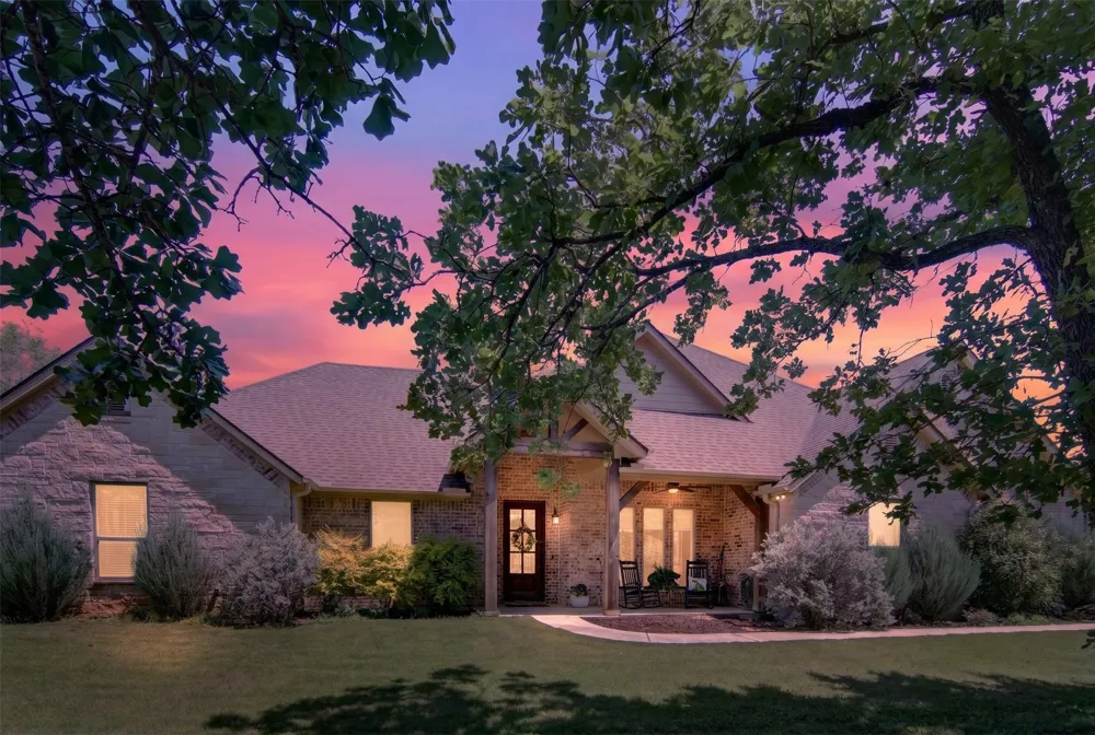 206 Oak Tree Court Poolville, TX 76487