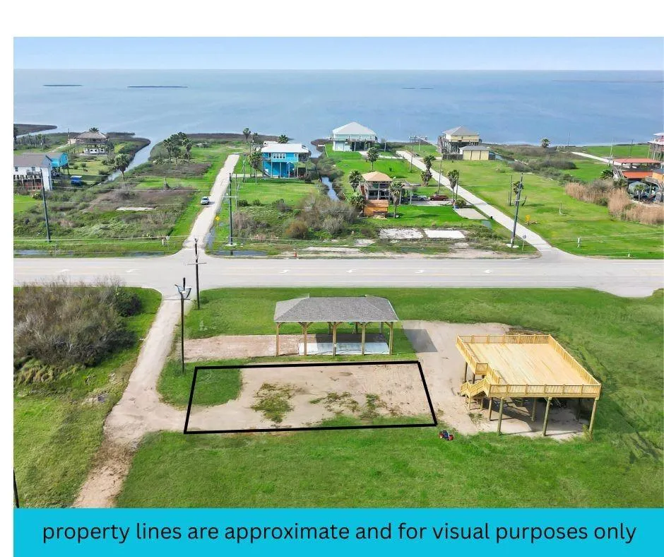 992 S Mae Street Gilchrist, TX 77617