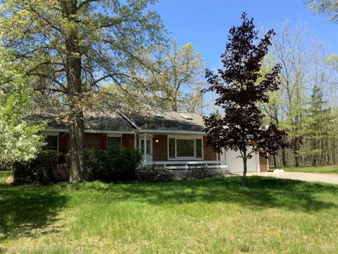 7395 Crestwood Drive