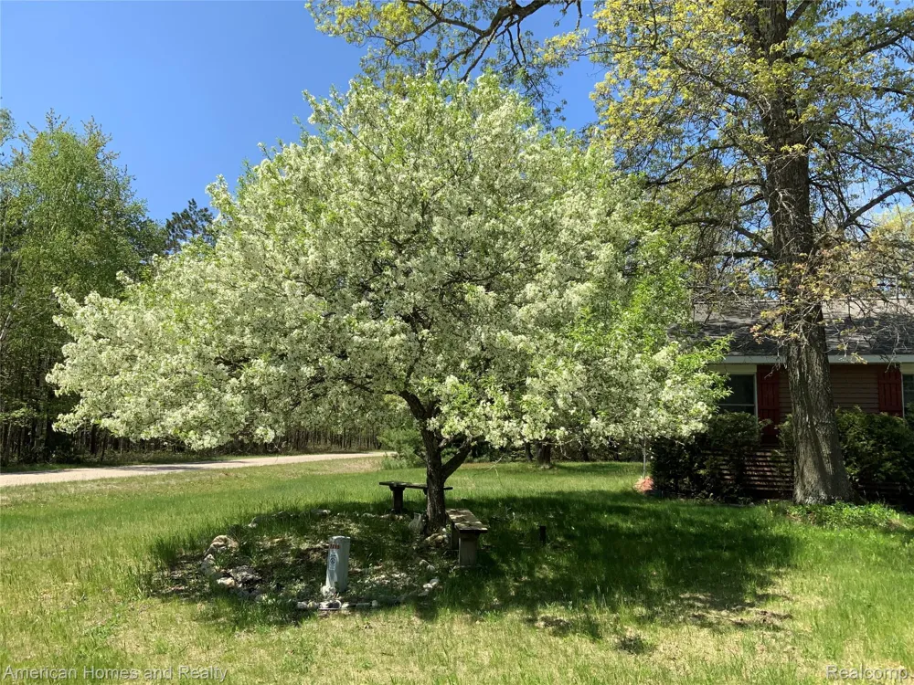 7395 Crestwood Drive Oscoda Charter Township, MI 48750
