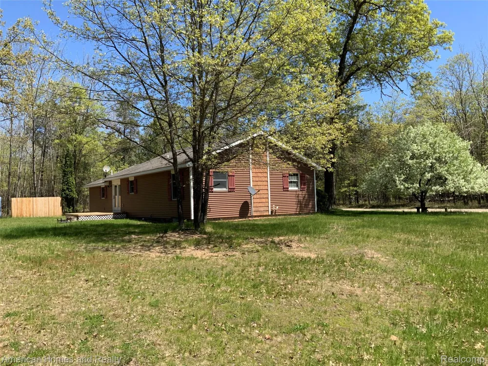7395 Crestwood Drive Oscoda Charter Township, MI 48750