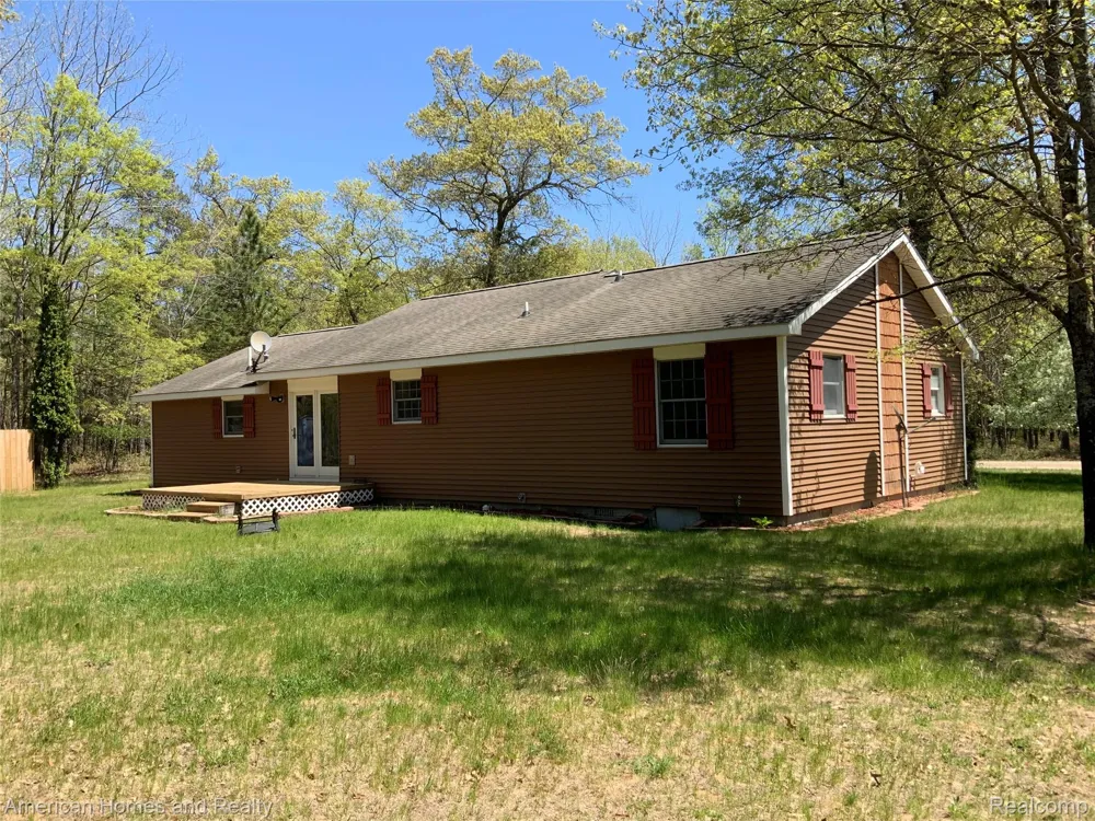 7395 Crestwood Drive Oscoda Charter Township, MI 48750