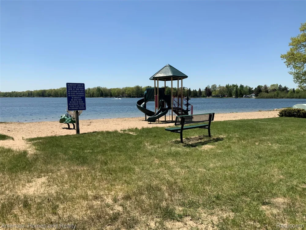 7395 Crestwood Drive Oscoda Charter Township, MI 48750