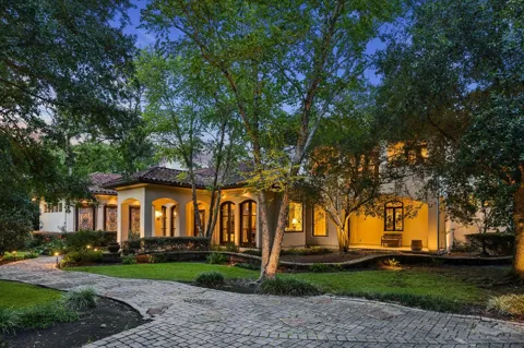2 Lacewood Lane