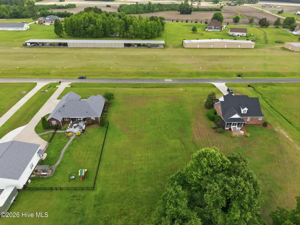 1658 Prop Drive Winterville, NC 28590