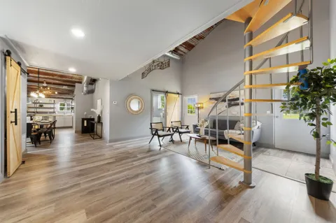 10160 Lynn Lane