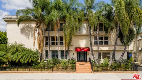 5301 Yarmouth Avenue #10